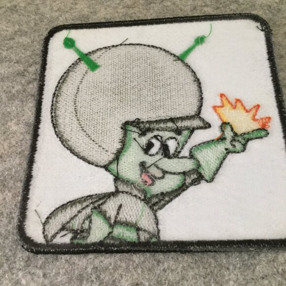 Homemade  embroidered iron patch The Great Gazoo from the Flintstone - Picture 2 of 2